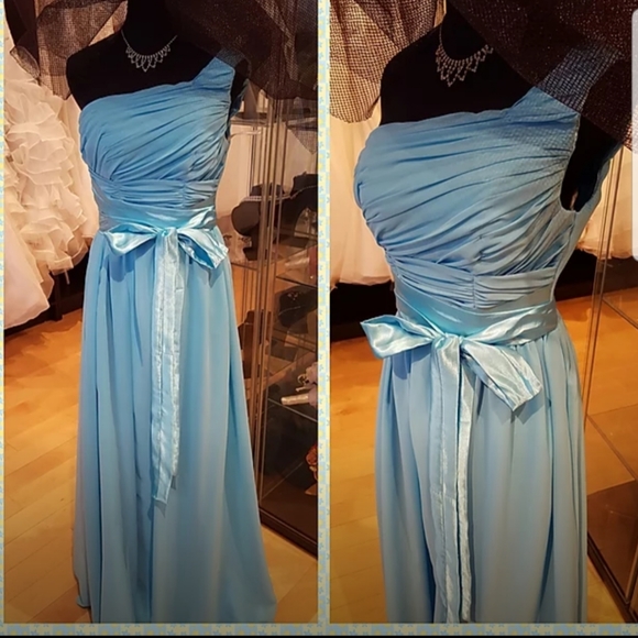 Sample Dresses - Picture 4 of 4